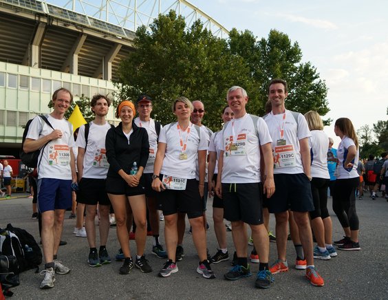 Das Lauf Team glücklich am Ziel